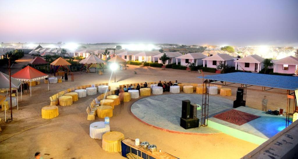 Desert Holiday Camp Jaisalmer Hotel Sam Exterior photo